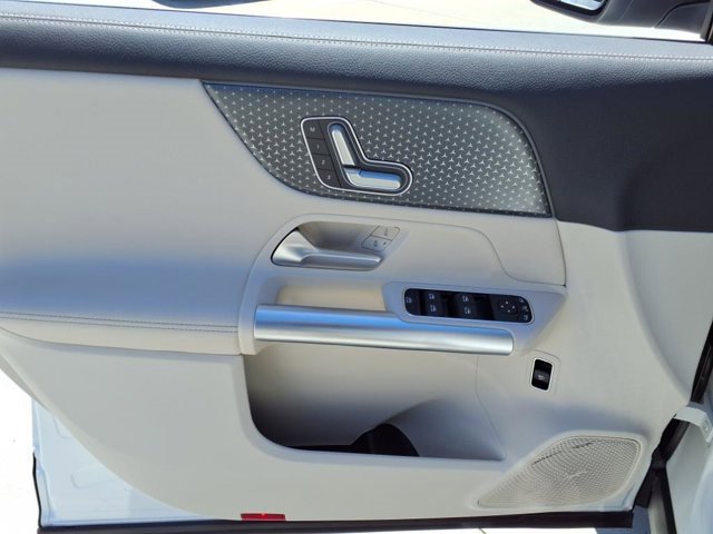 Used 2025 Mercedes-Benz GLA 250 image 9