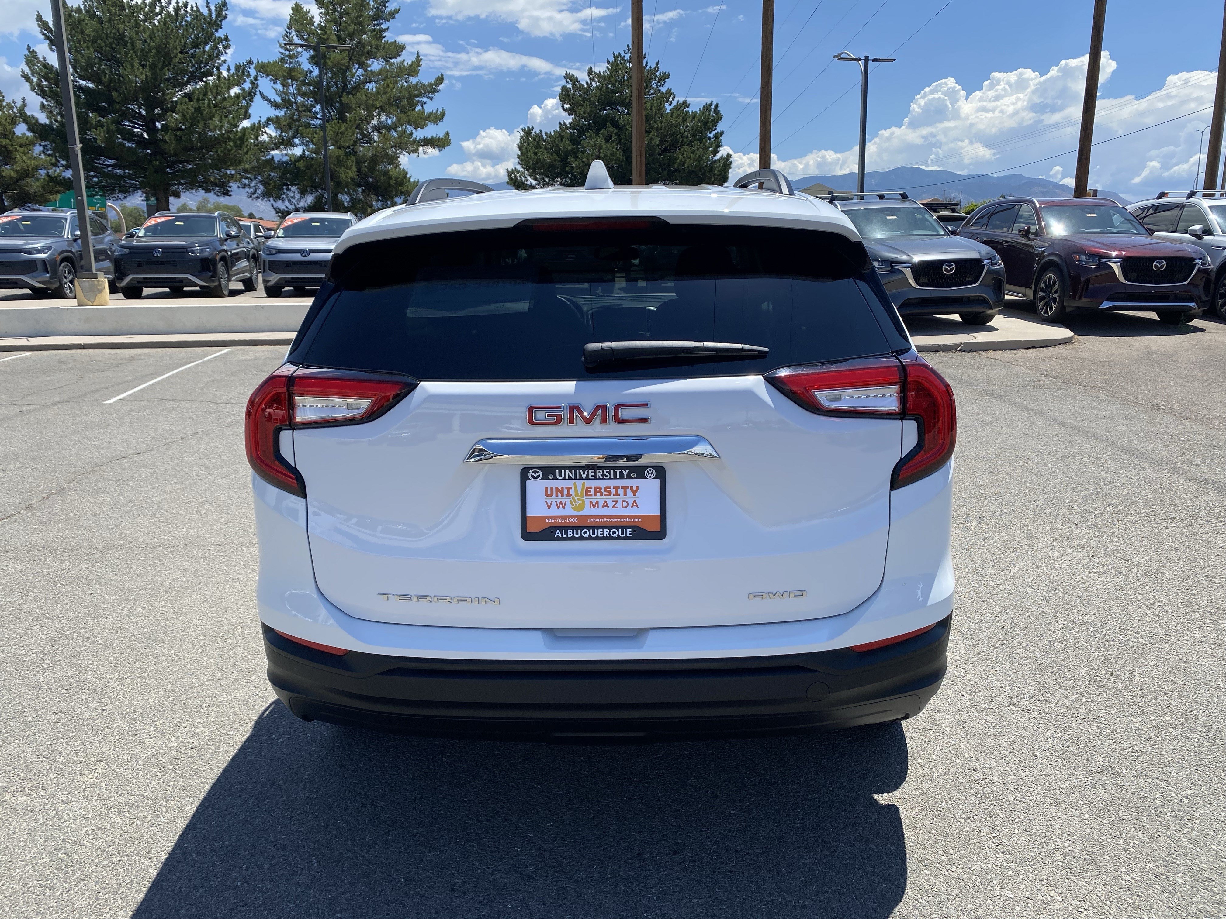 Used 2024 GMC Terrain SLE w/ Driver Convenience Package AWD/4WD image 52