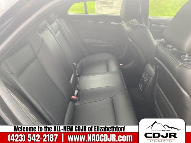 New 2023 Chrysler 300 S w/ Comfort Group image 17