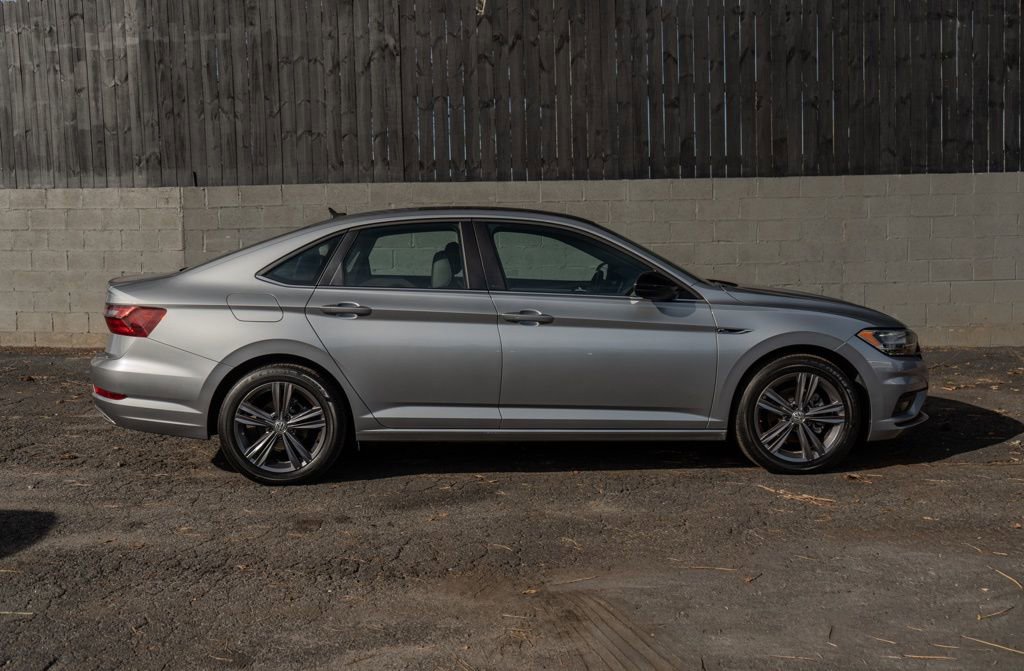 Used 2021 Volkswagen Jetta R-Line w/ R-Line Cold Weather Package image 7