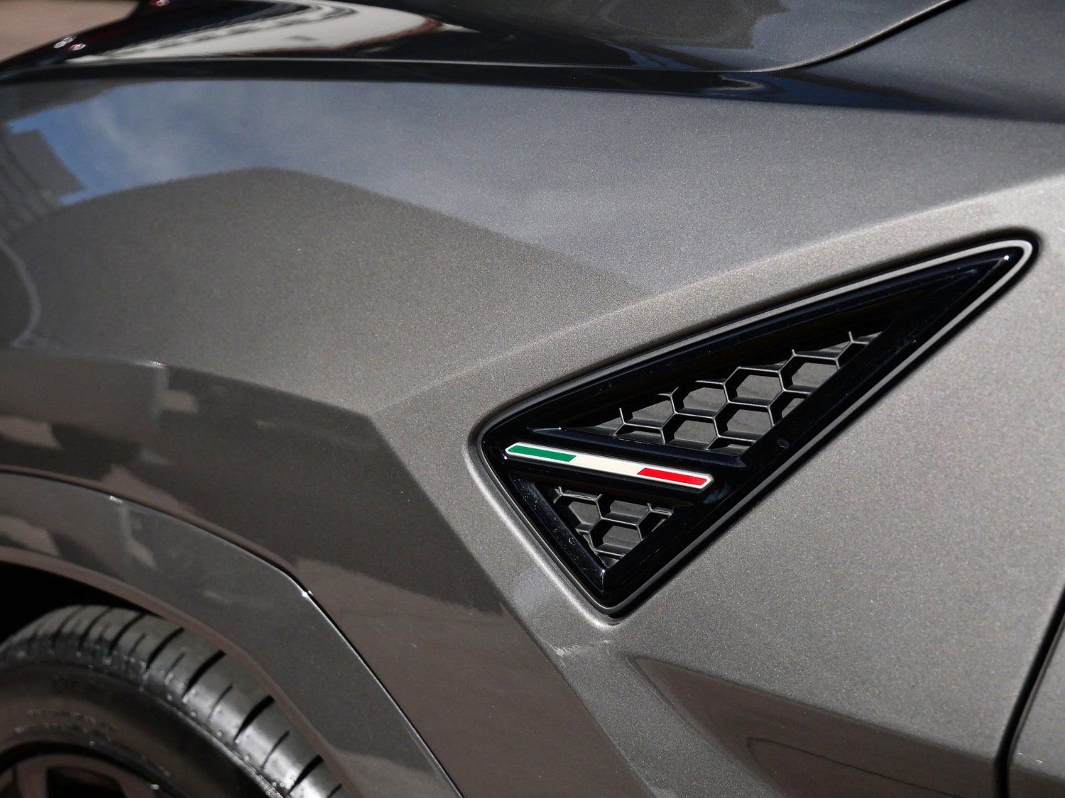 Used 2021 Lamborghini Urus image 11