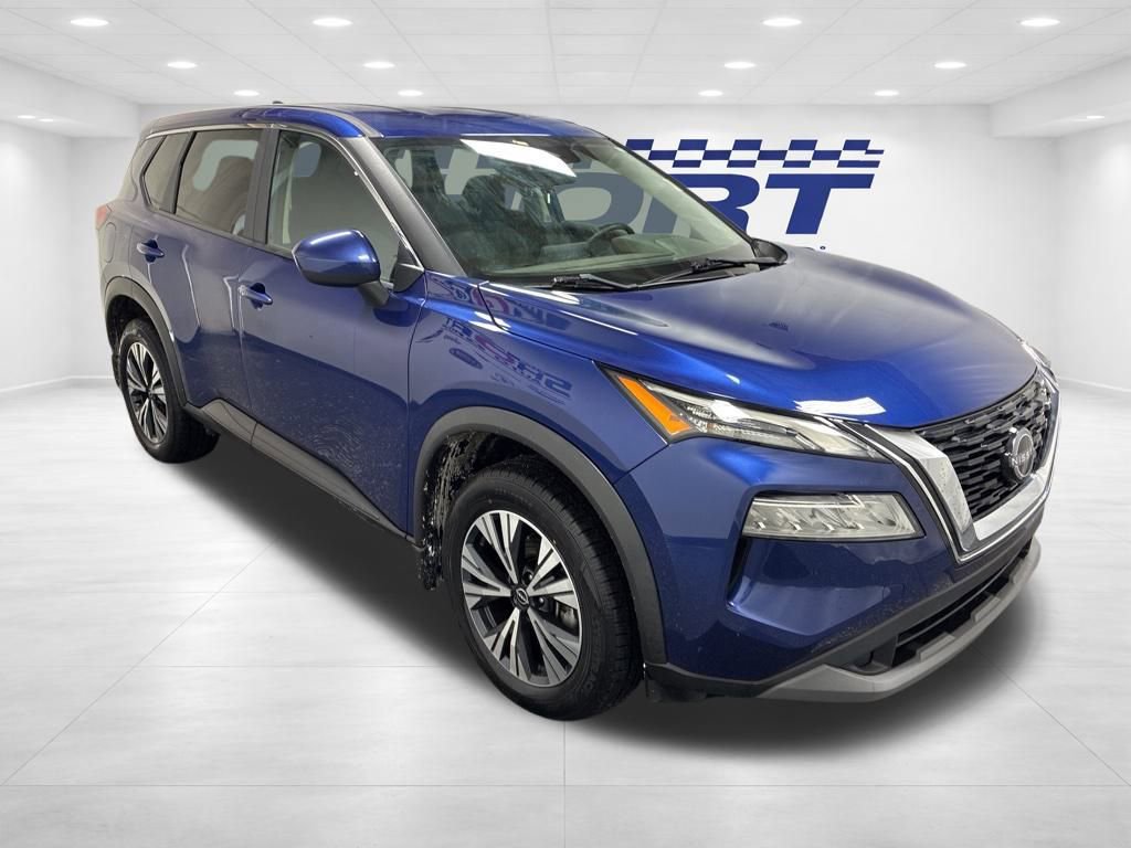 Used 2023 Nissan Rogue SV image 3