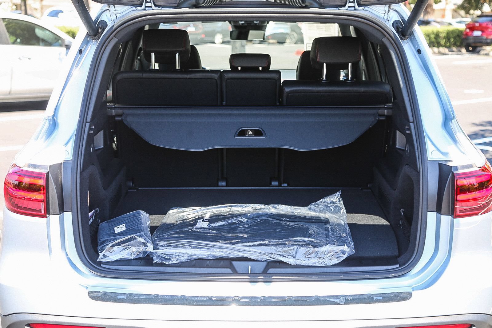 Used 2024 Mercedes-Benz EQB 300 4MATIC image 24