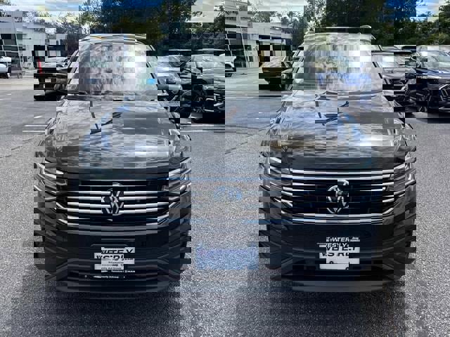 Used 2022 Volkswagen Tiguan SE image 8