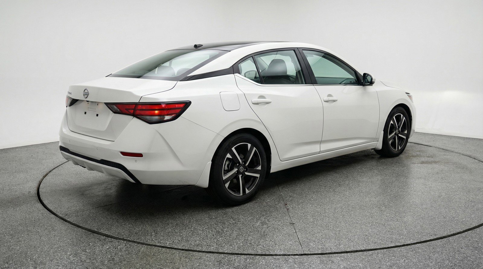 Used 2025 Nissan Sentra SV image 9