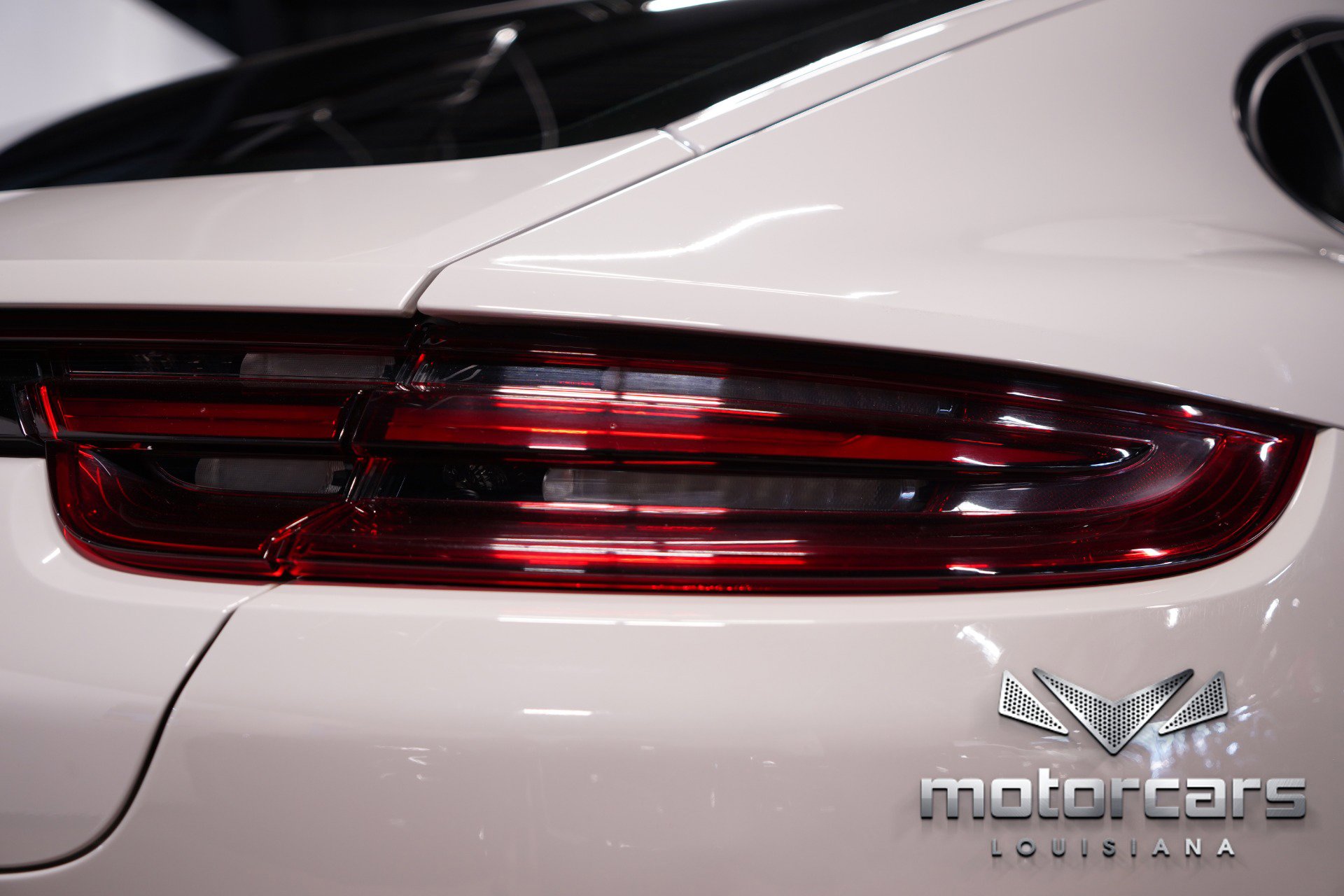 Used 2020 Porsche Panamera w/ Premium Package image 18