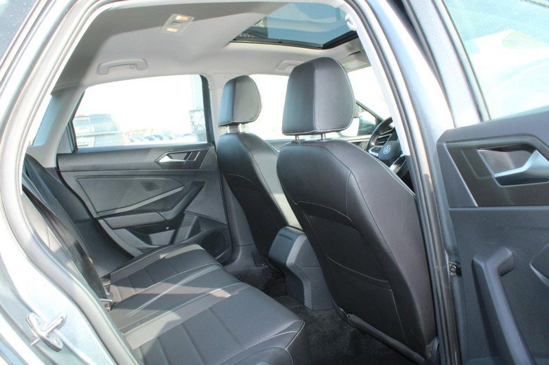 Used 2024 Volkswagen Jetta SE image 12