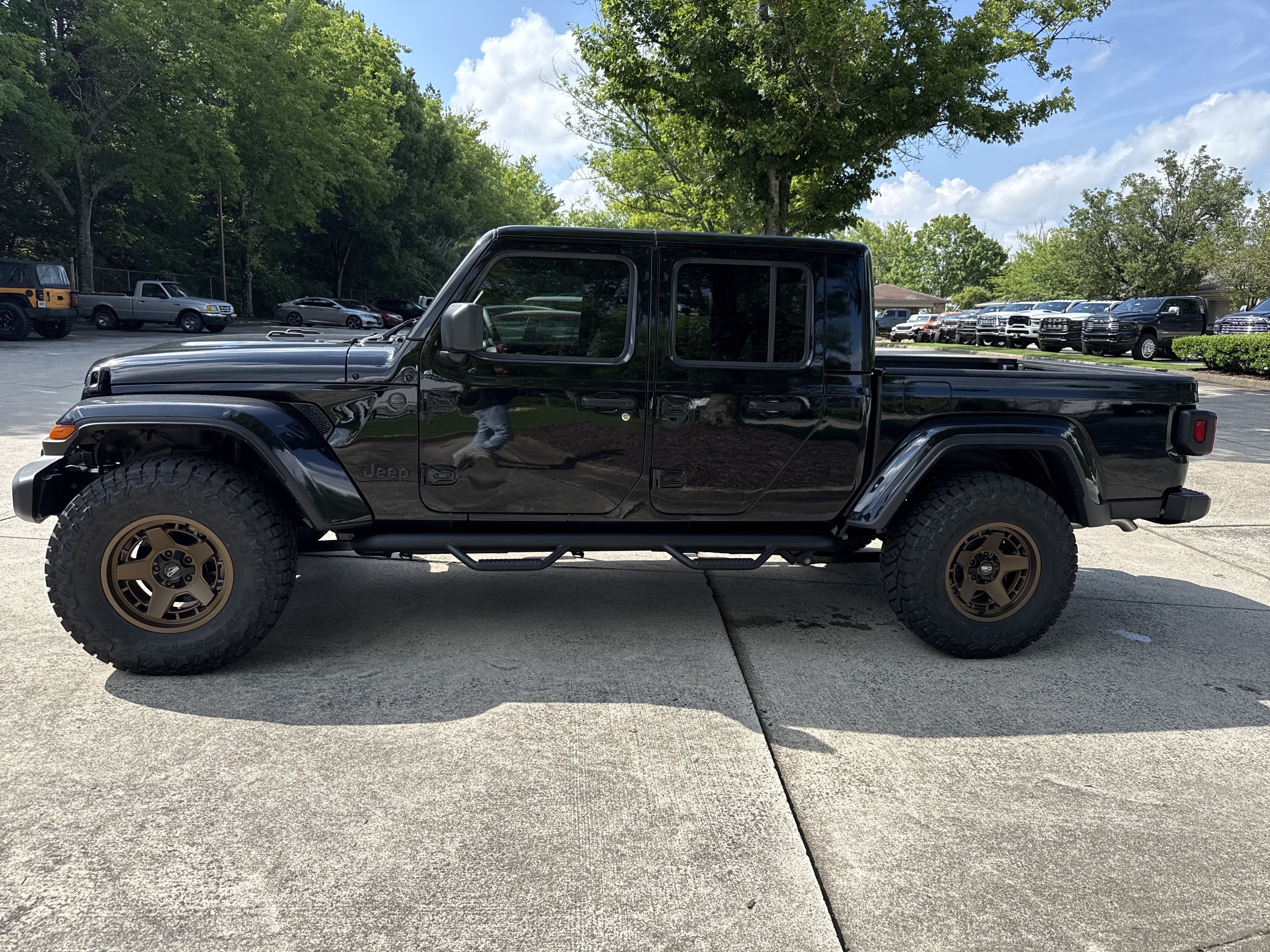New 2025 Jeep Gladiator Sport w/ Premium Package AWD/4WD image 4