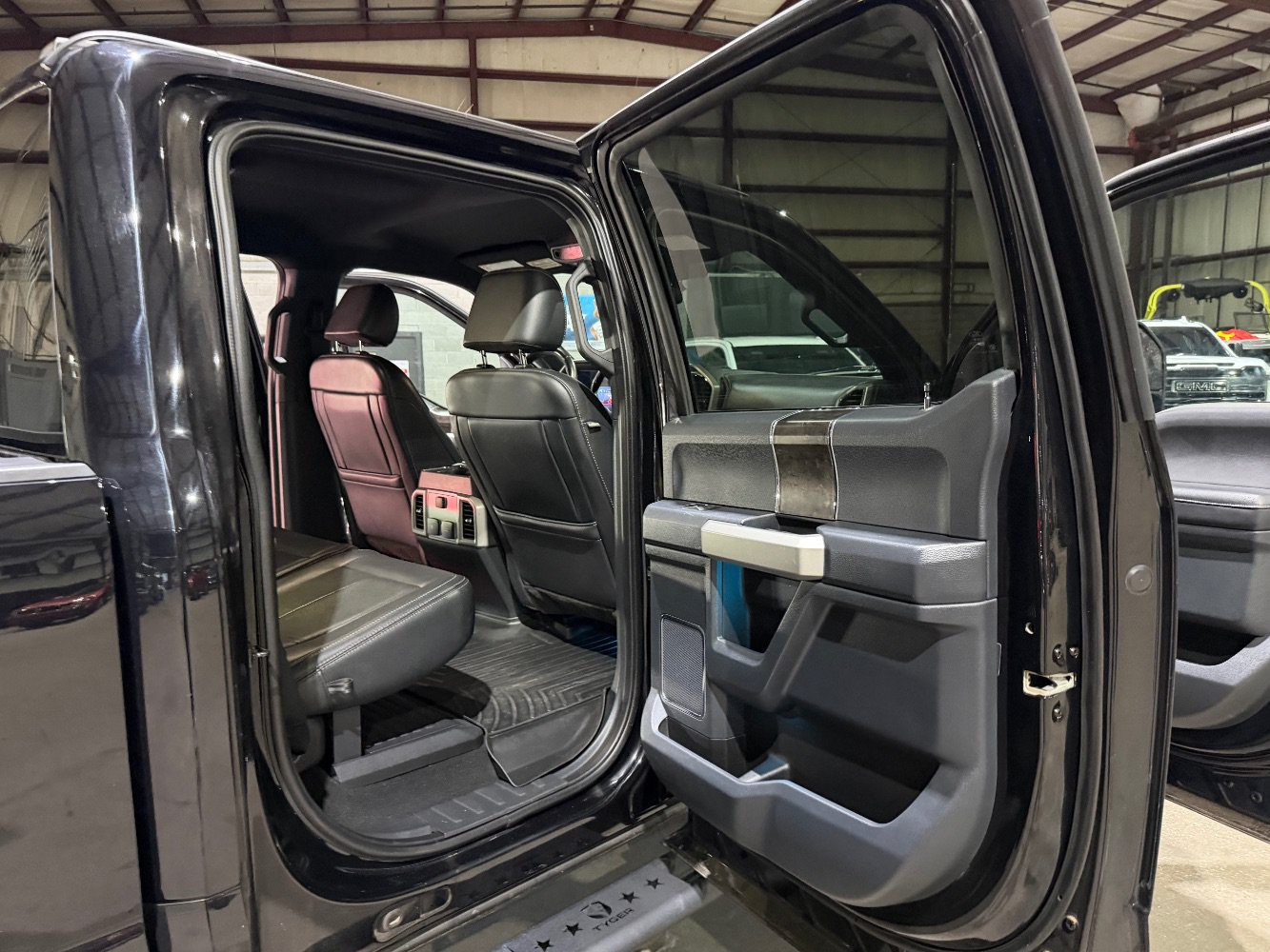 Used 2022 Ford F250 Lariat w/ Lariat Ultimate Package AWD/4WD image 21