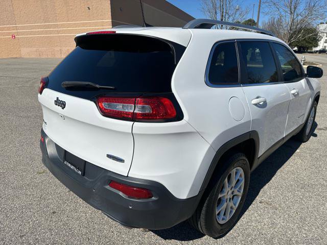 Used 2018 Jeep Cherokee Latitude Plus AWD/4WD image 4