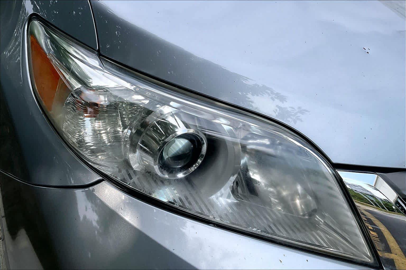 Used 2014 Toyota Sienna XLE w/ Entertainment Package FWD image 29