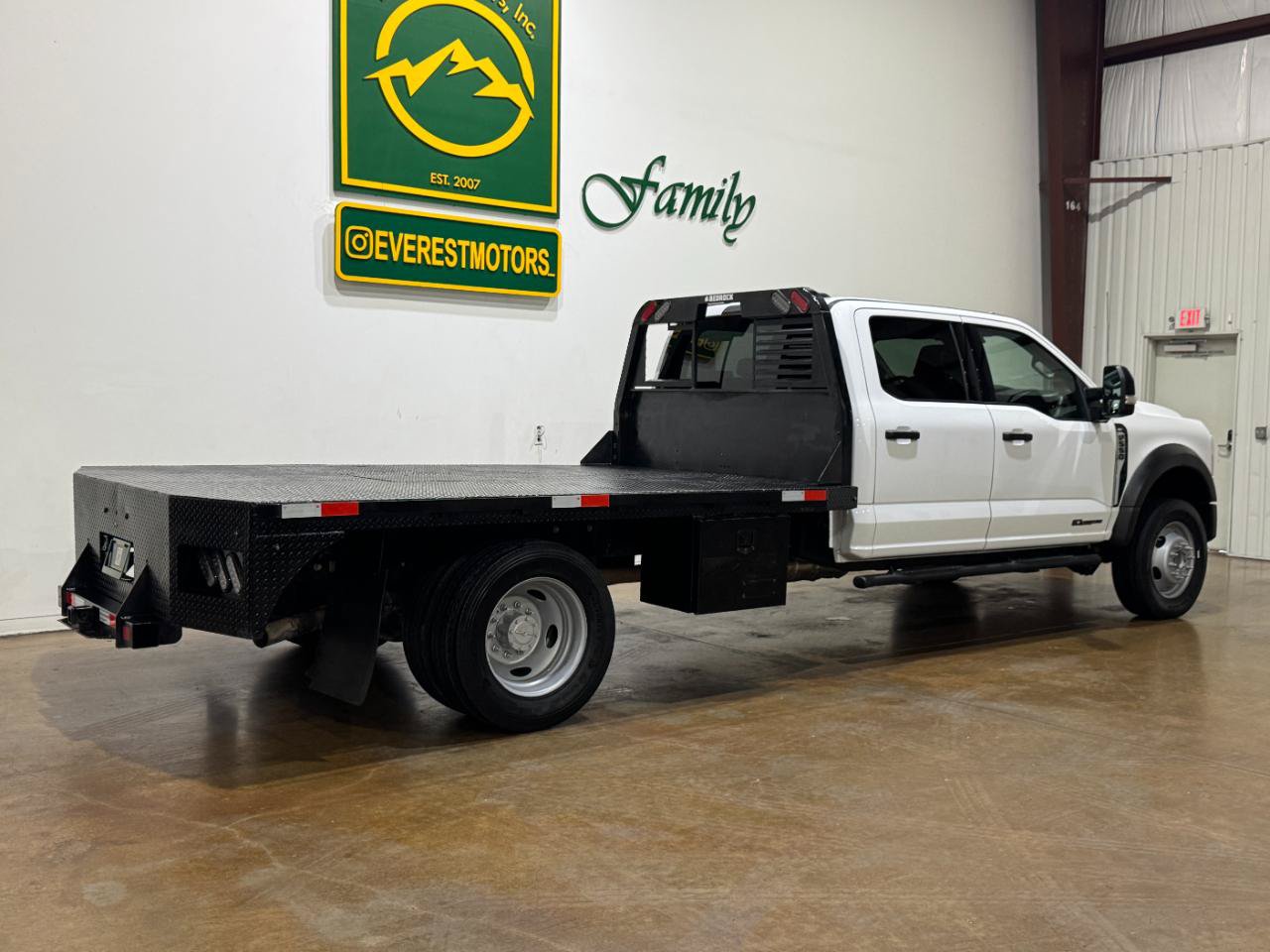 Used 2024 Ford F550 4x4 Crew Cab Super Duty w/ XLT Value Package image 8