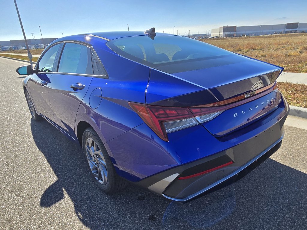 New 2026 Hyundai Elantra Blue image 3