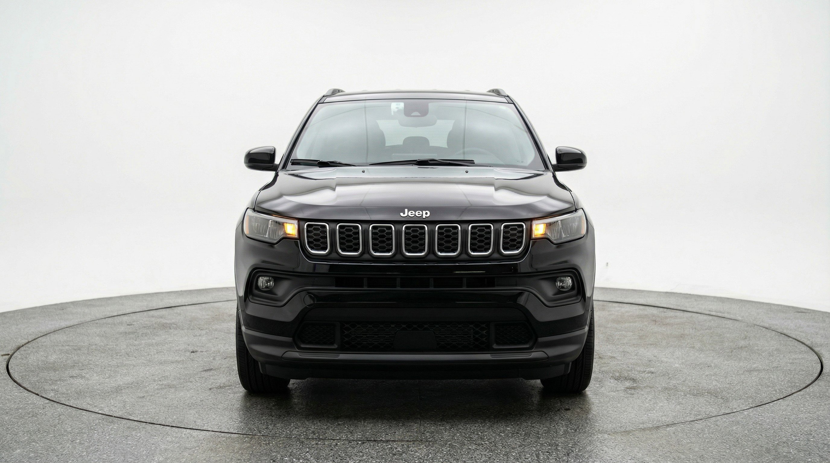 Used 2025 Jeep Compass Latitude image 2