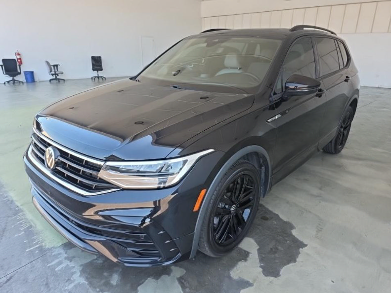 Used 2022 Volkswagen Tiguan SE R-Line FWD image 3