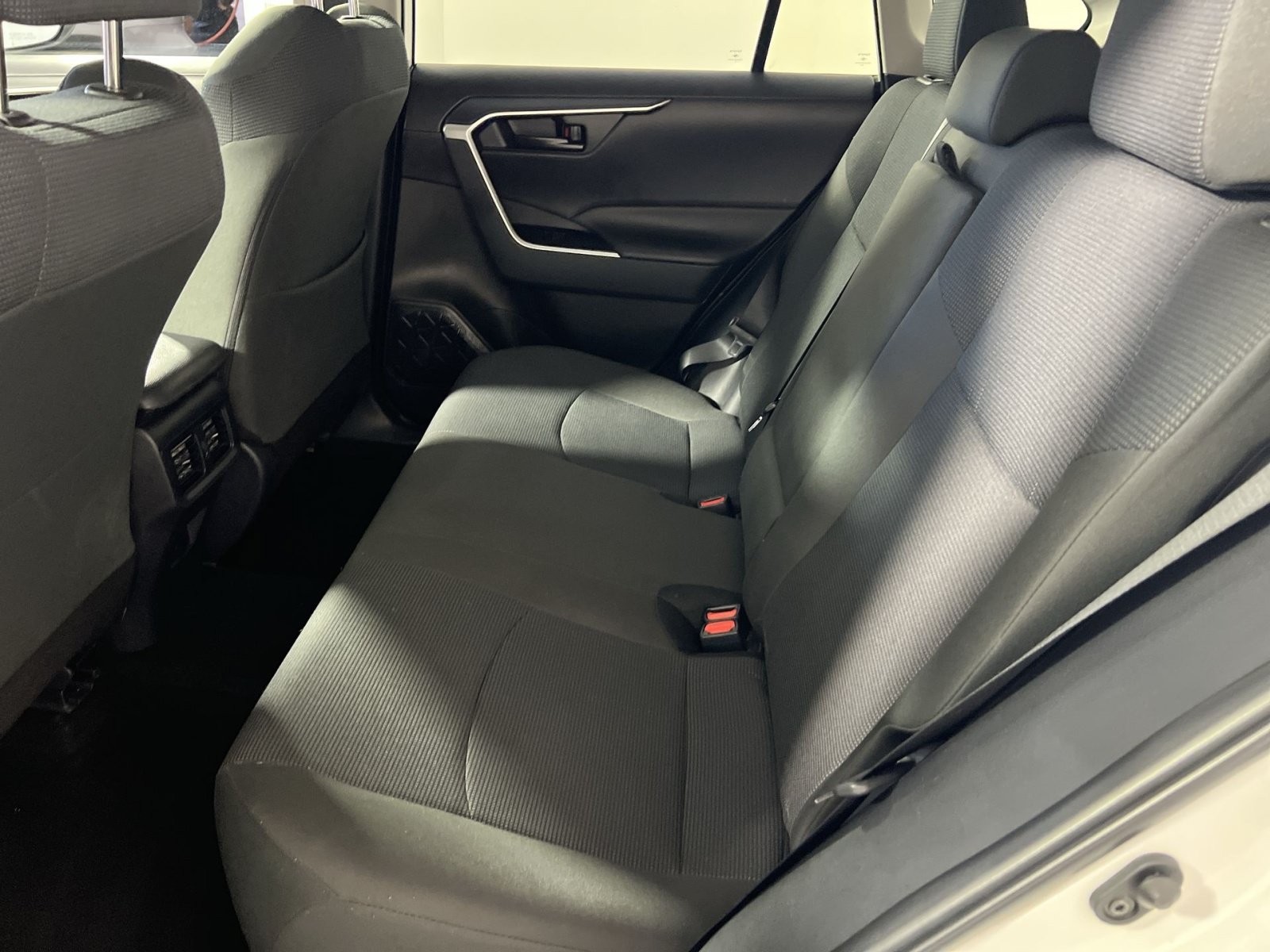 Used 2025 Toyota RAV4 LE AWD/4WD image 25