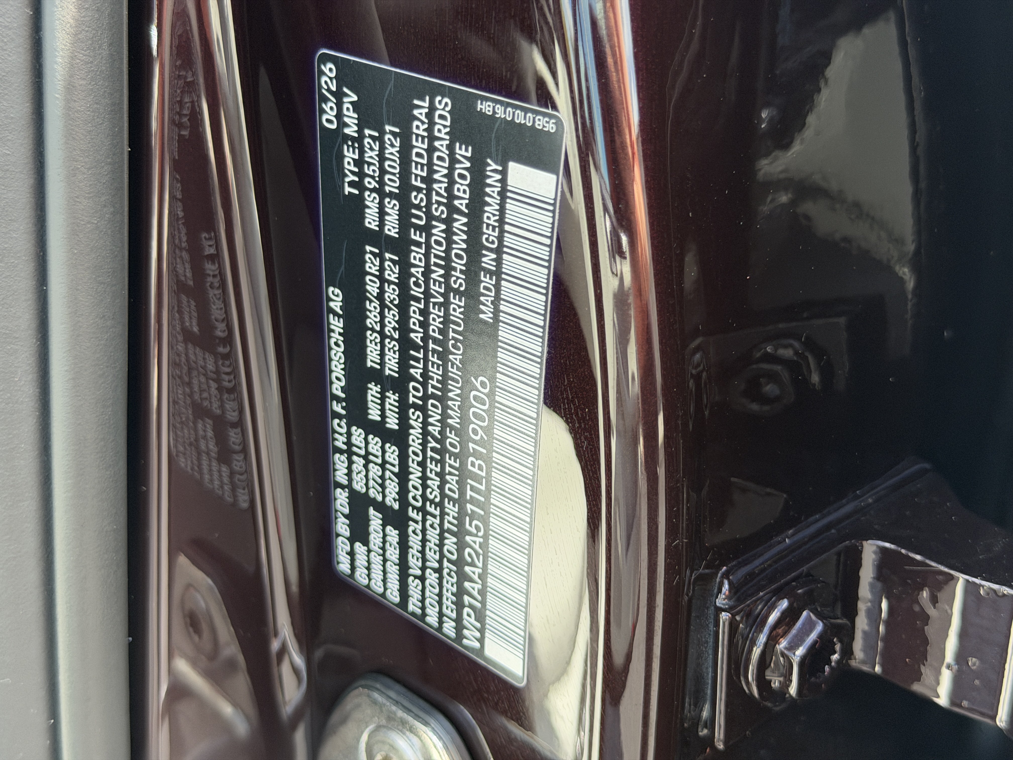New 2026 Porsche Macan AWD/4WD image 33