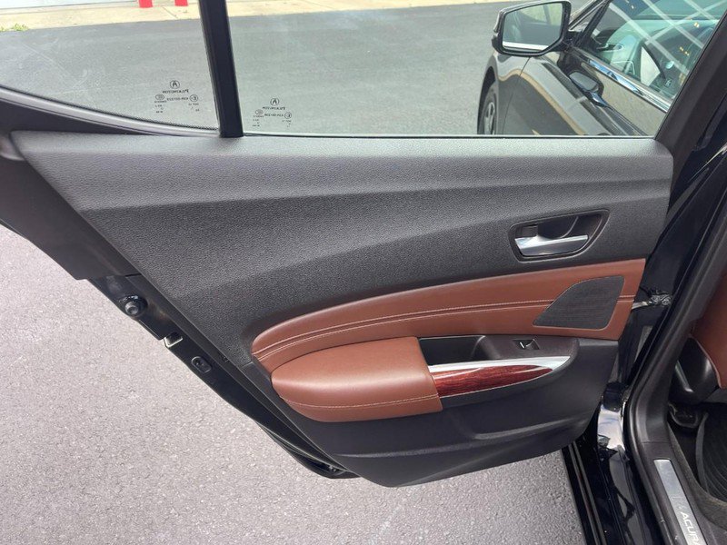 Used 2016 Acura TLX w/ Technology Package image 18
