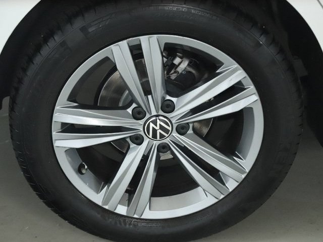 Used 2024 Volkswagen Jetta SE w/ Panoramic Sunroof Package FWD image 12