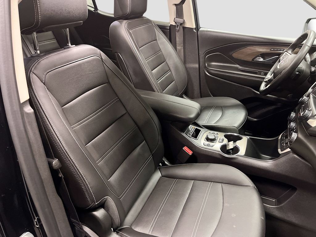 Used 2024 GMC Terrain Denali w/ Black Diamond Edition image 30