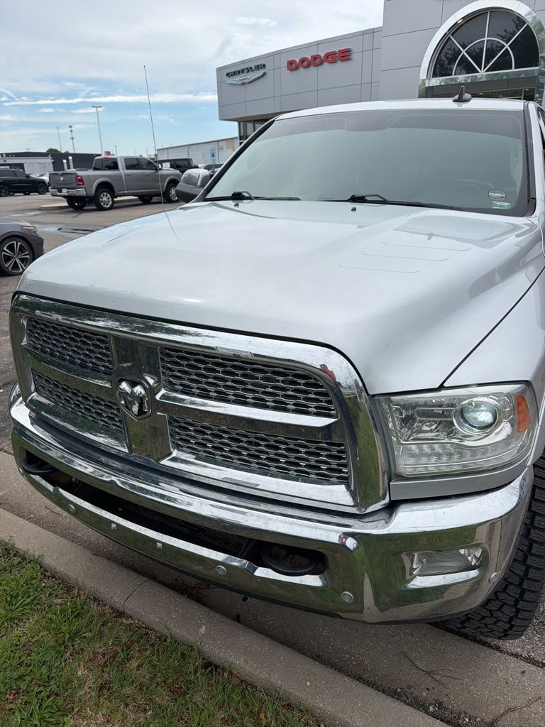 Used 2016 RAM 2500 Laramie AWD/4WD image 2
