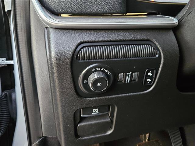 Used 2022 Jeep Wagoneer Series II AWD/4WD image 27