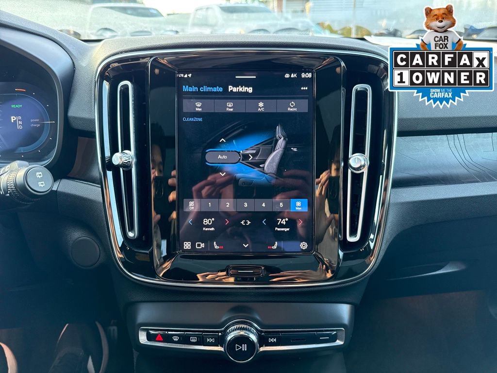 Used 2023 Volvo XC40 Recharge Plus image 19