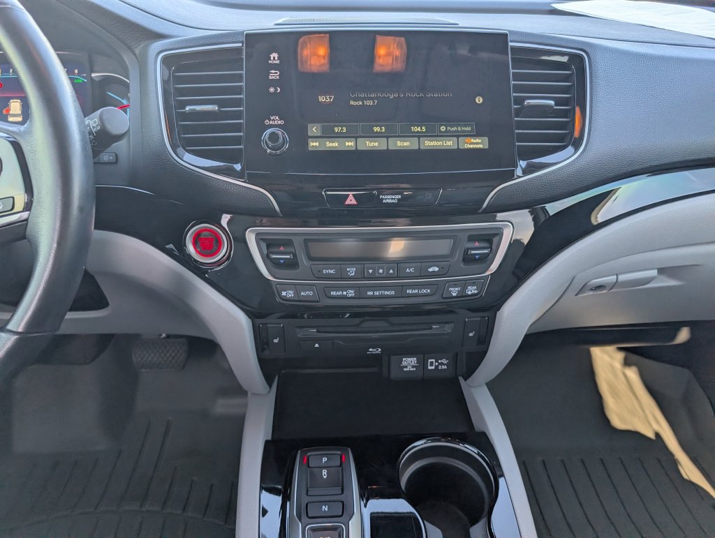 Used 2020 Honda Pilot Touring image 22