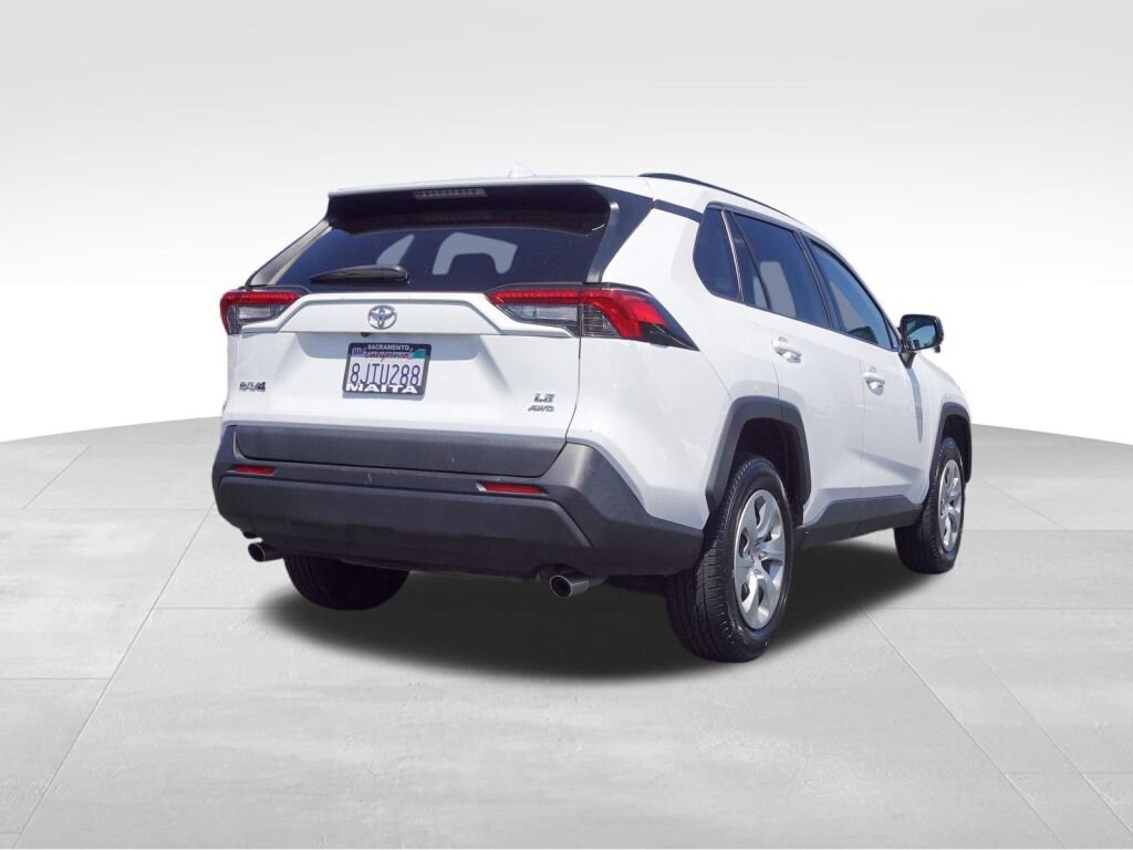 Certified 2019 Toyota RAV4 LE image 3