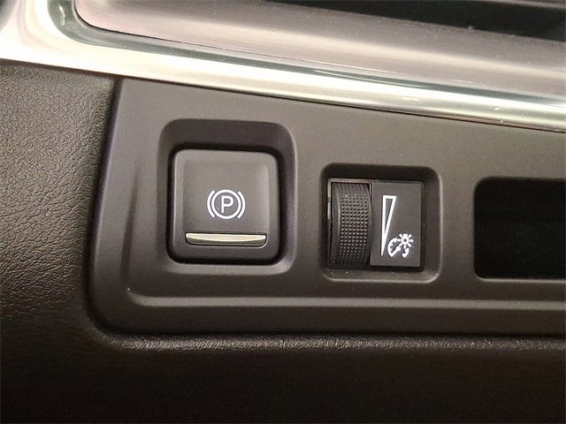 Used 2018 Cadillac XT5 Premium Luxury image 25