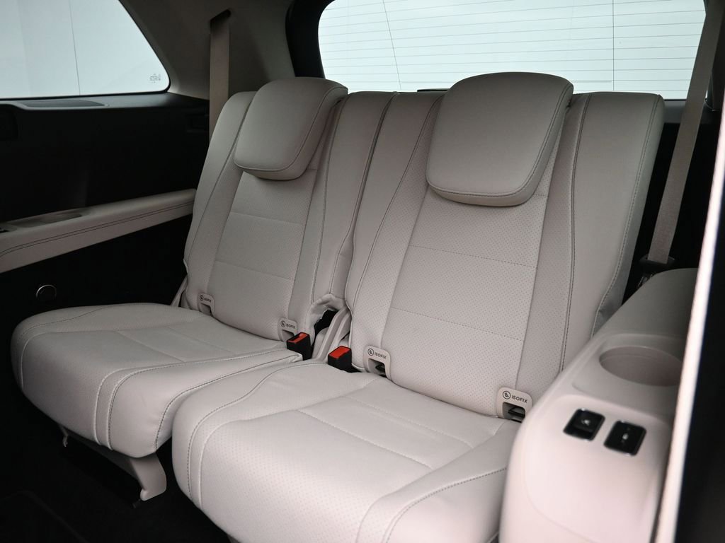 Used 2021 Mercedes-Benz GLS 450 4MATIC image 22