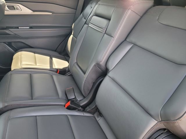 Used 2026 Ford Explorer Active w/ Active Comfort Package image 13