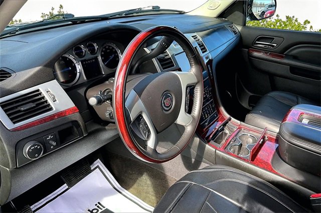 Used 2013 Cadillac Escalade EXT Premium image 12