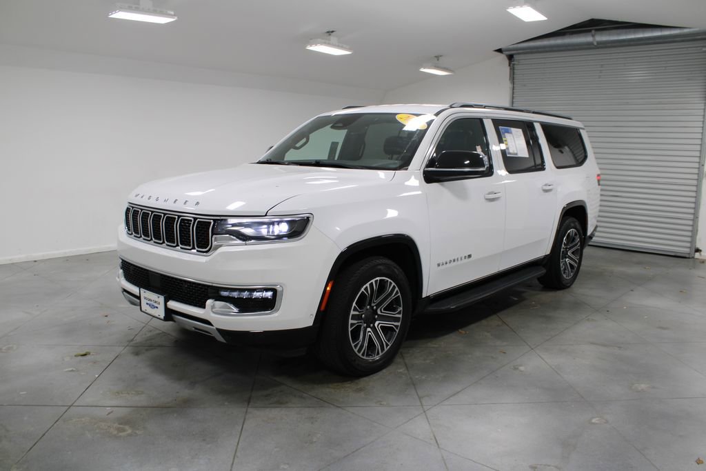 Used 2023 Jeep Wagoneer L Series II image 4