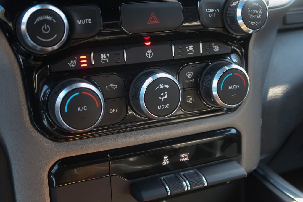 Used 2024 RAM 1500 Laramie image 31