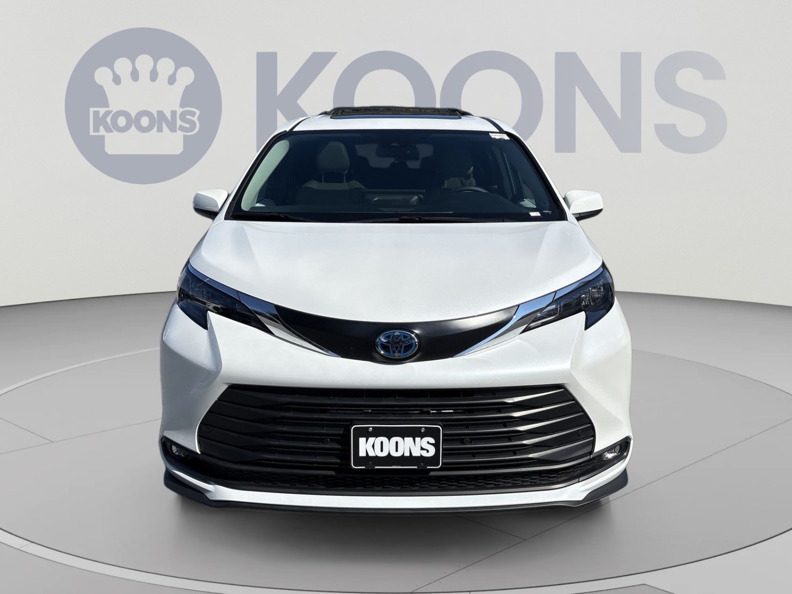 Used 2025 Toyota Sienna XLE AWD/4WD image 11