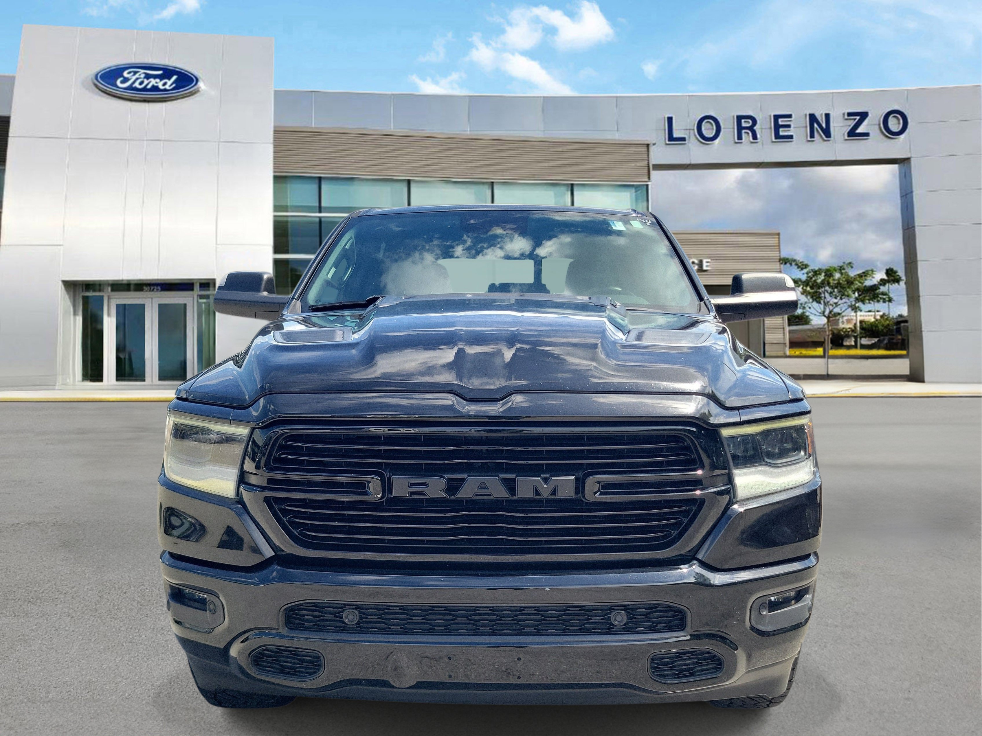 Used 2019 RAM 1500 Laramie AWD/4WD image 2