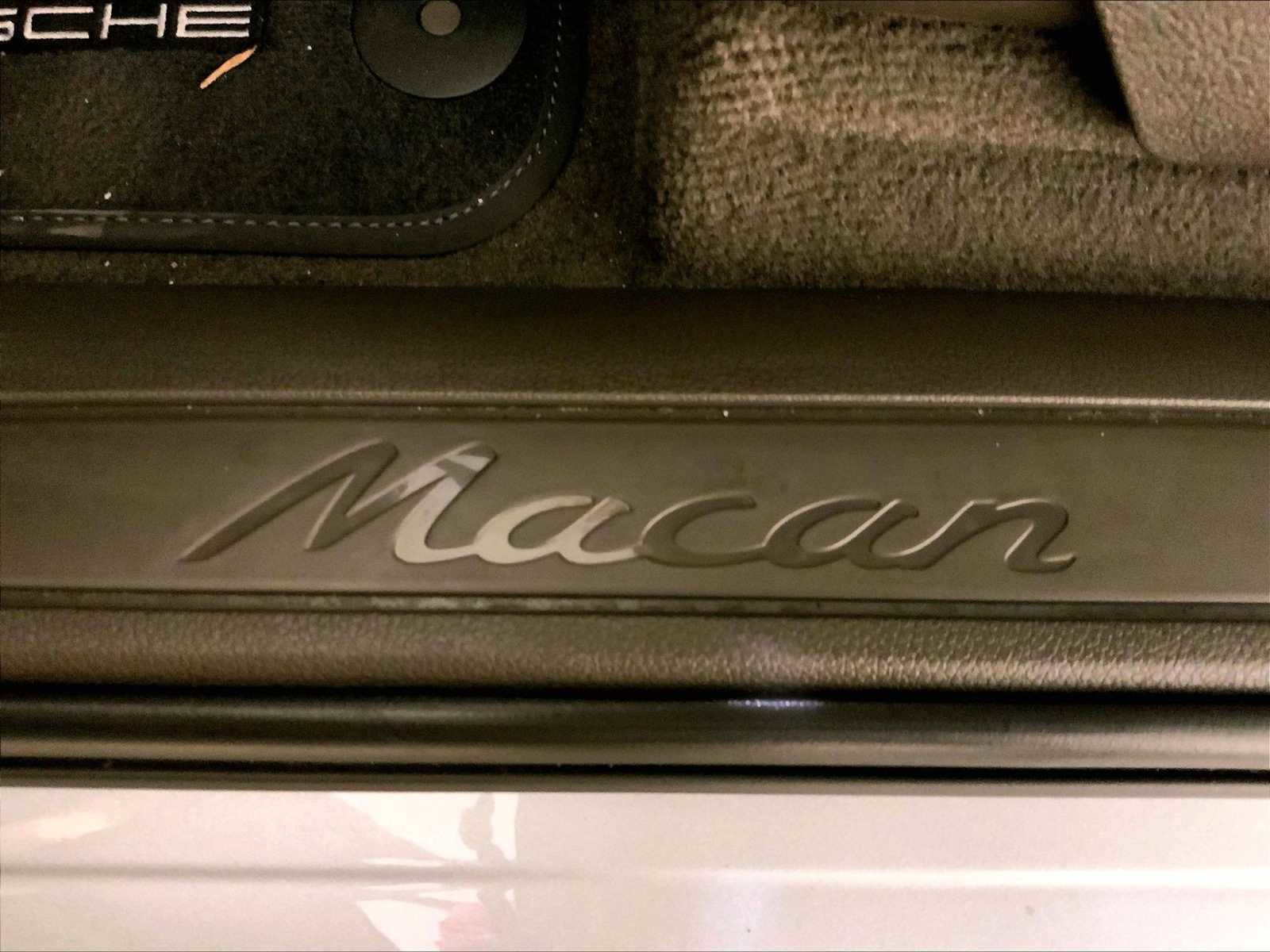 Certified 2023 Porsche Macan image 19