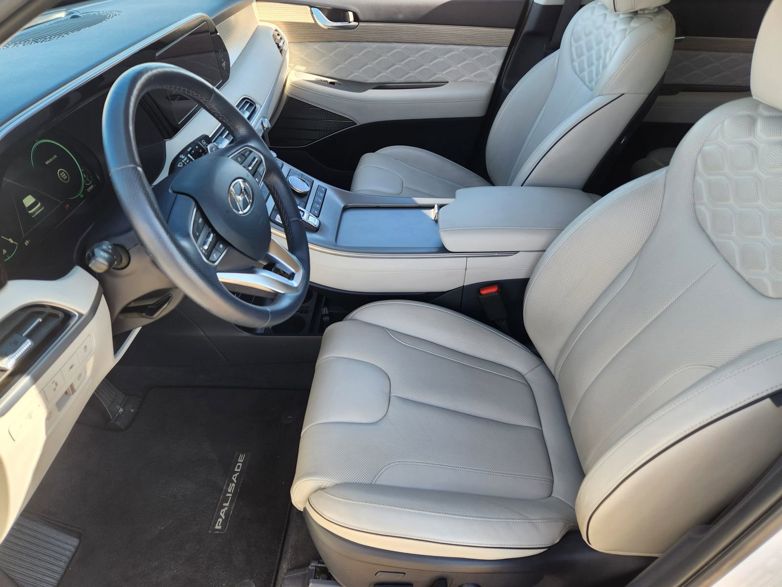 Used 2022 Hyundai Palisade Calligraphy image 16