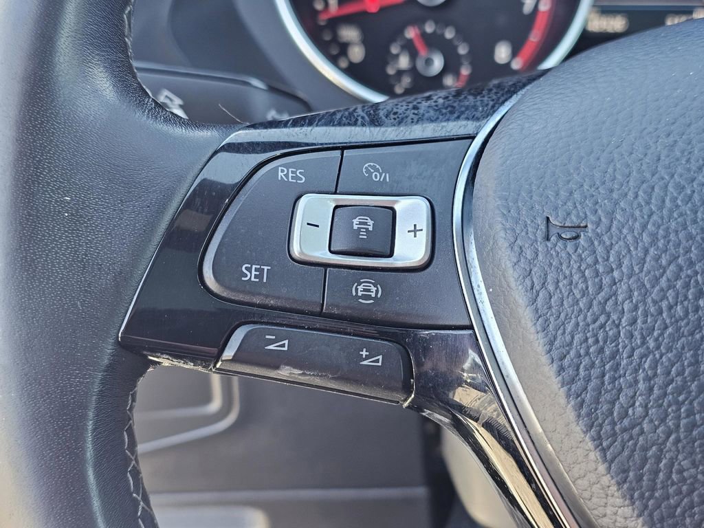 Used 2021 Volkswagen Tiguan SE R-Line image 23