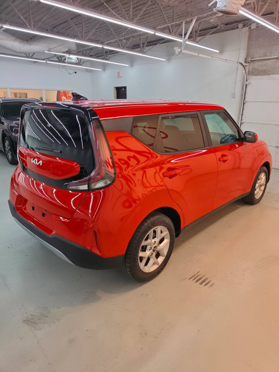 Used 2024 Kia Soul LX w/ LX Technology Package FWD image 6