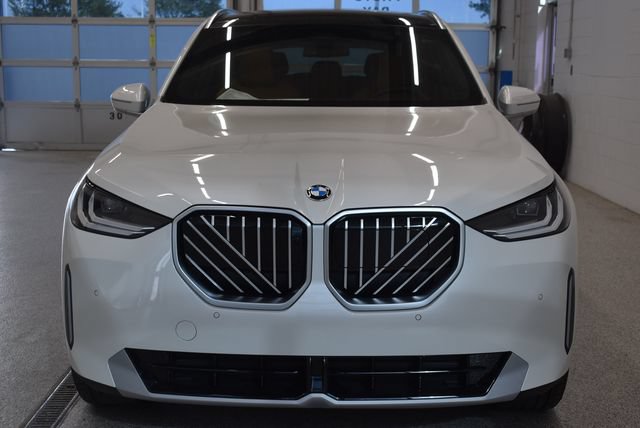 New 2026 BMW X3 xDrive30i w/ Premium Package AWD/4WD image 3