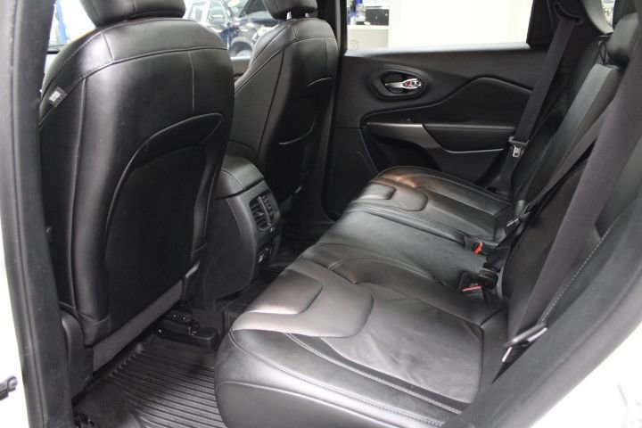 Used 2022 Jeep Cherokee Limited image 24