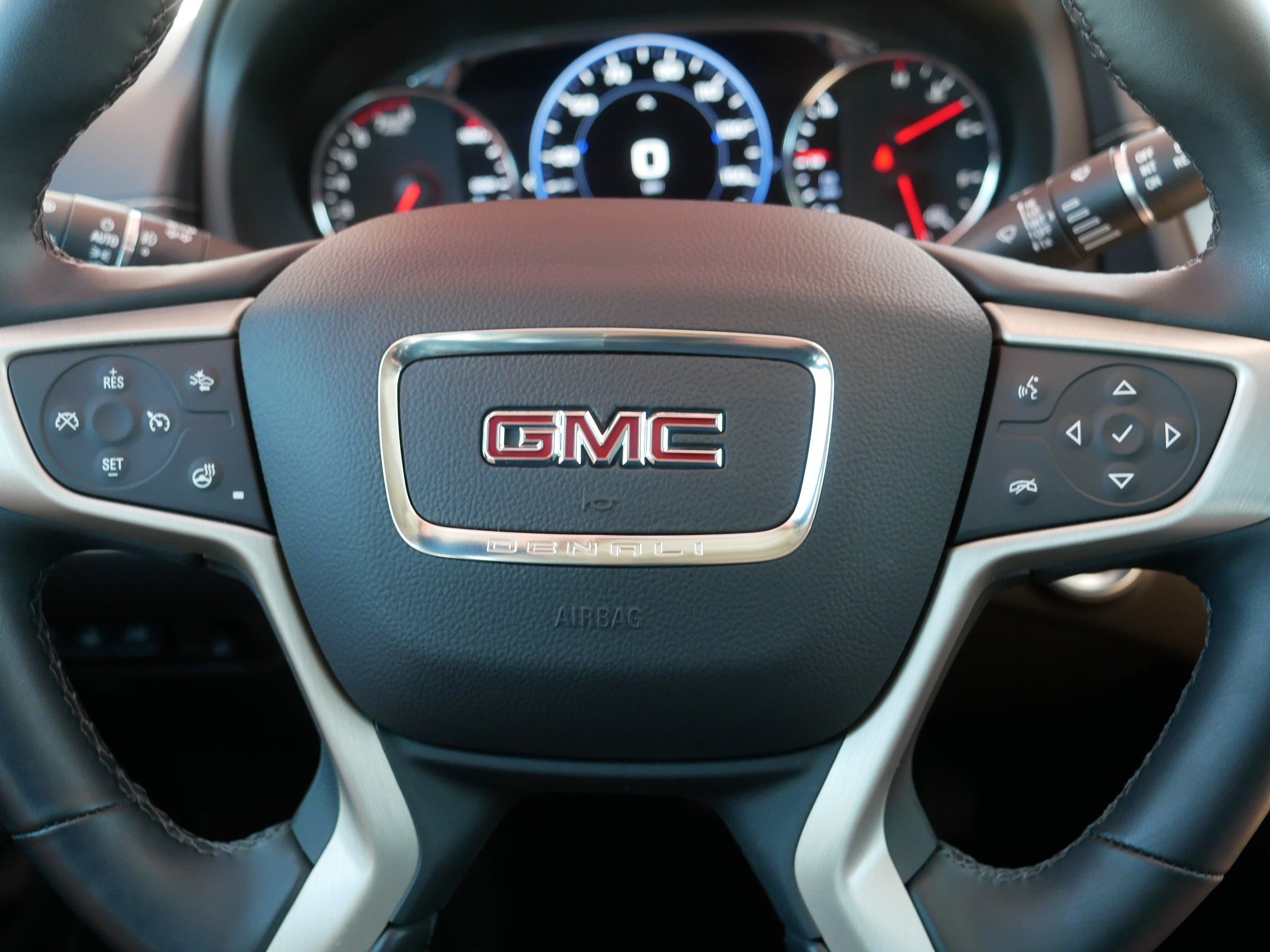 Used 2023 GMC Terrain Denali w/ Black Diamond Edition AWD/4WD image 25