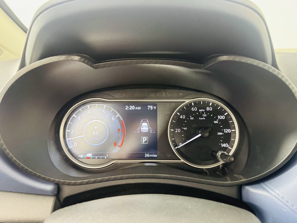 Used 2025 Nissan Versa SV w/ Trunk Package FWD image 9