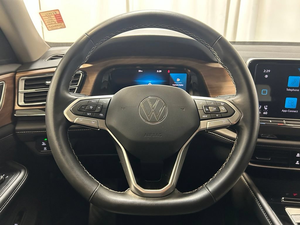 Used 2025 Volkswagen Atlas SE AWD/4WD image 14