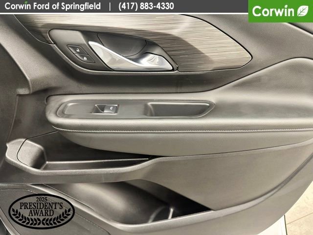 Used 2024 GMC Terrain SLE image 12
