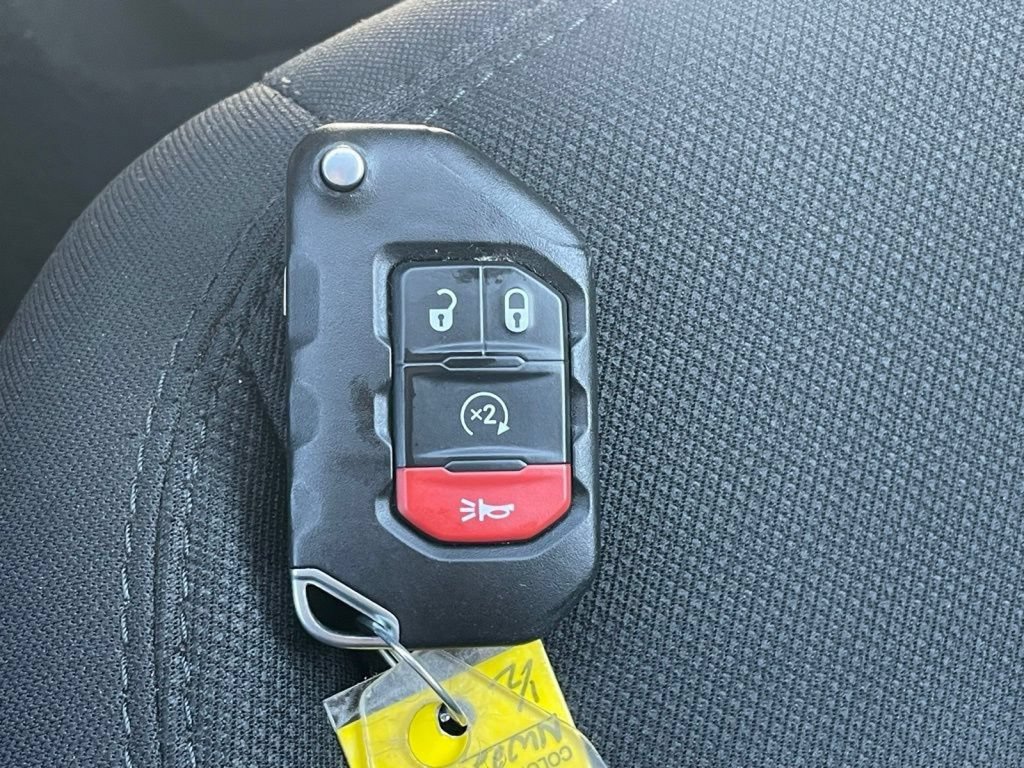 Used 2022 Jeep Wrangler Unlimited Sport AWD/4WD image 30
