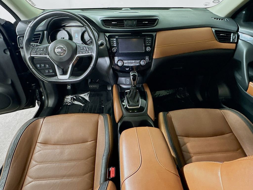 Used 2017 Nissan Rogue SL w/ SL Premium Package image 16