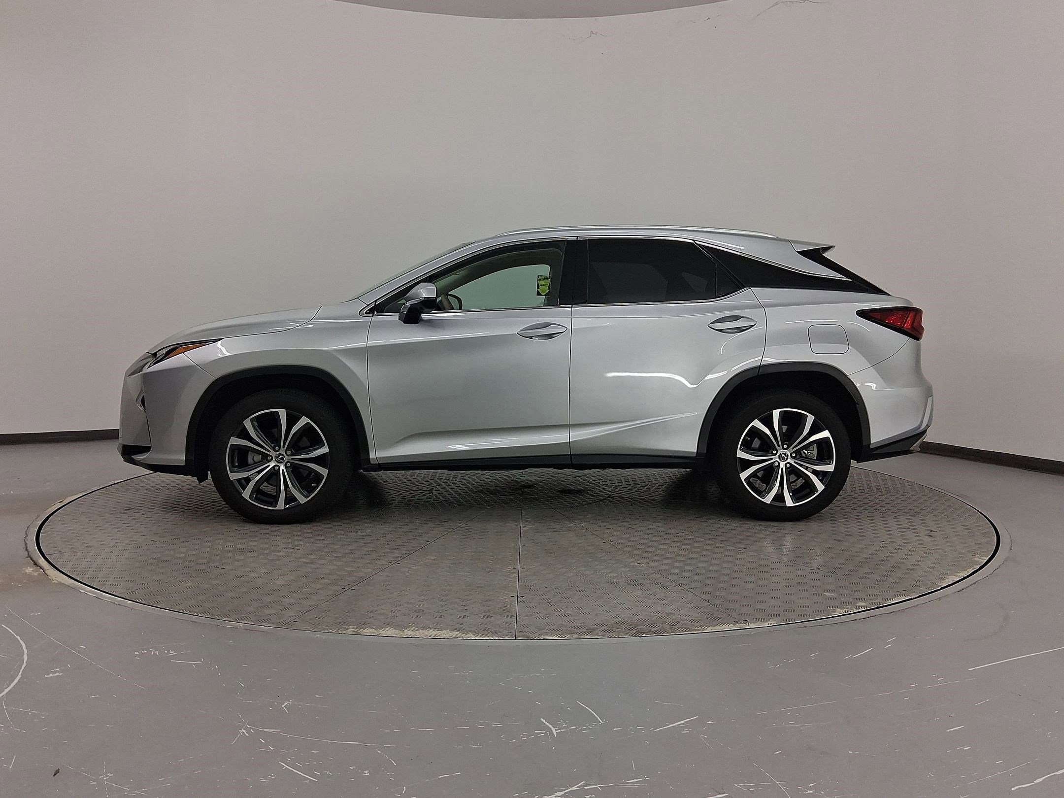 Used 2019 Lexus RX 350 FWD image 2